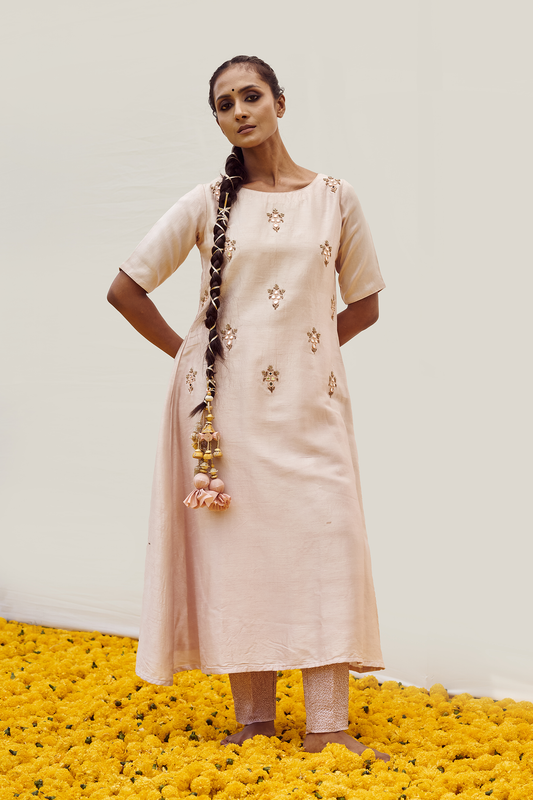 Dusky Pink Embroidered kurta set